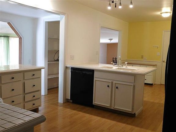 5th image of 2709 N 14th Ave