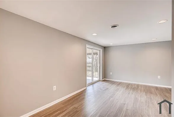 4 bed, 1408 sqft, $2,100 — Photo 4