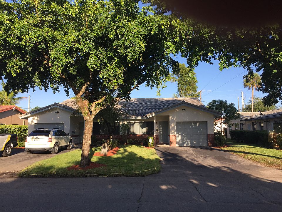 Left side of duplex with driveway