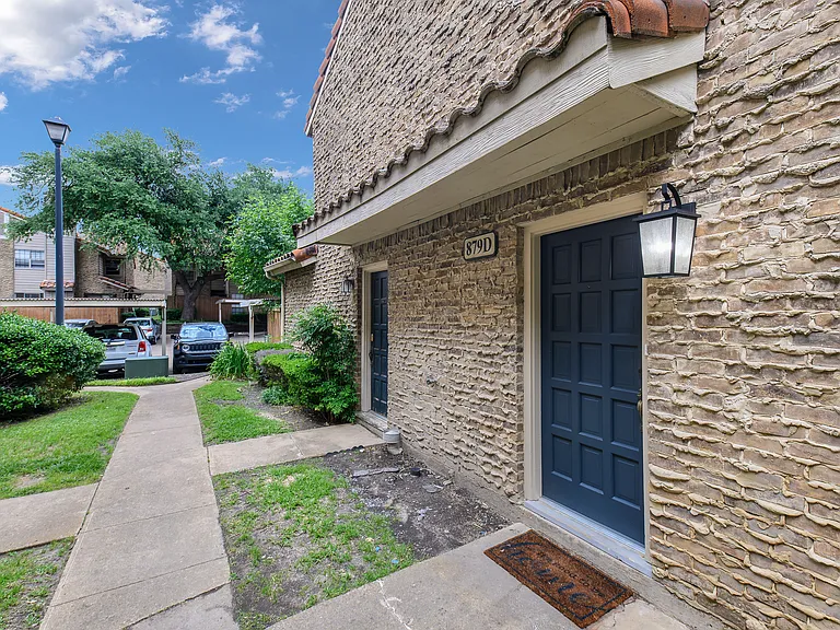 879 Dublin Dr #D — Photo 5