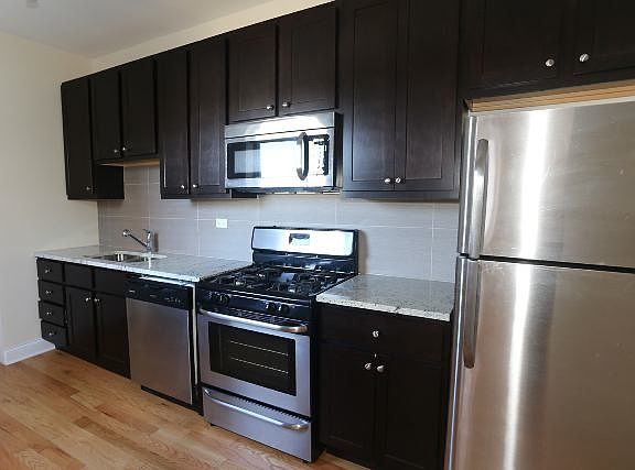3rd image of 1636 W North Shore Ave APT 03