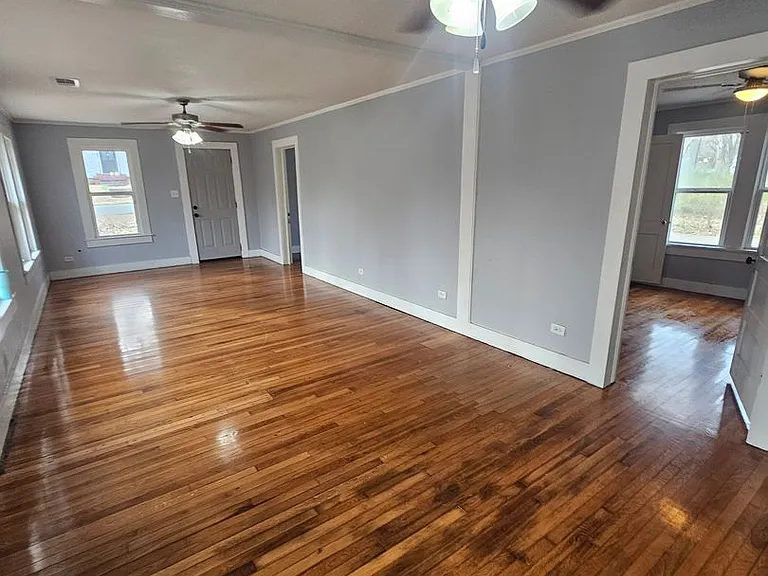 735 Floyd St — Photo 6