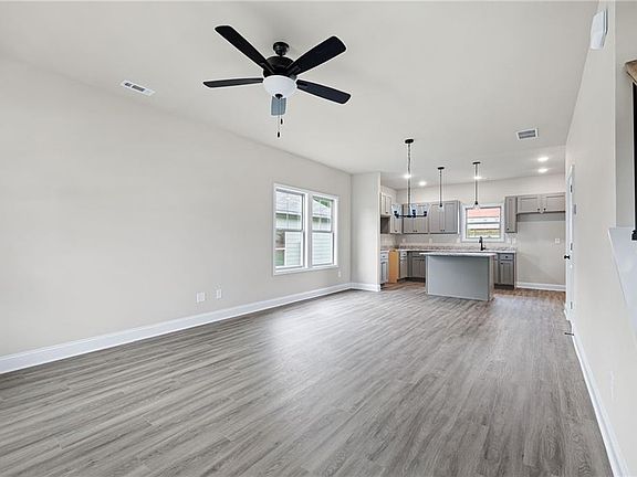 3rd image of 107 Winston Way