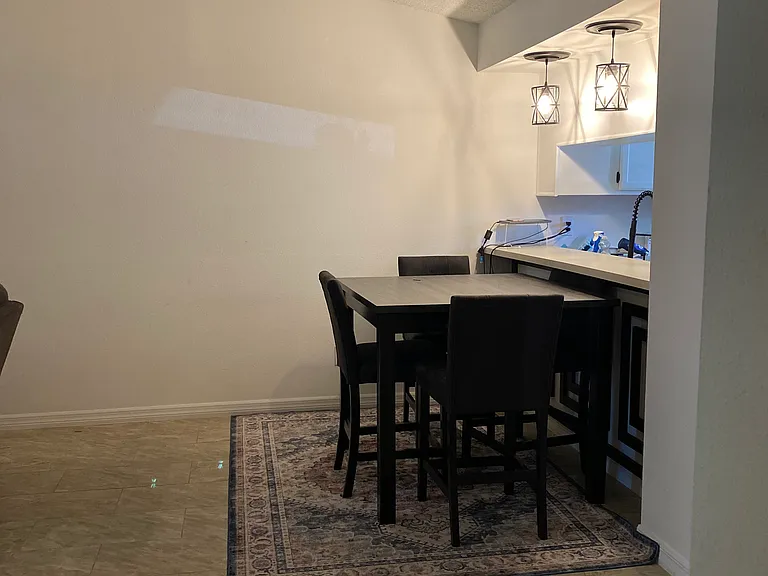 5105 Lawnton Ct — Photo 2