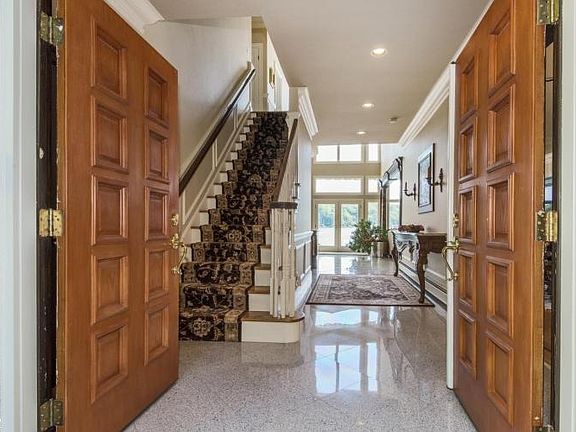 3rd image of 41 Cove Rd