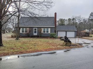 12 Maple St, Cumberland, ME 04021