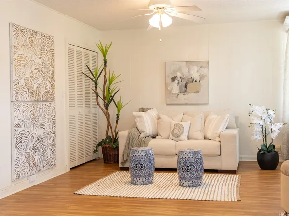176 Kuulei Rd, Kailua, HI 96734