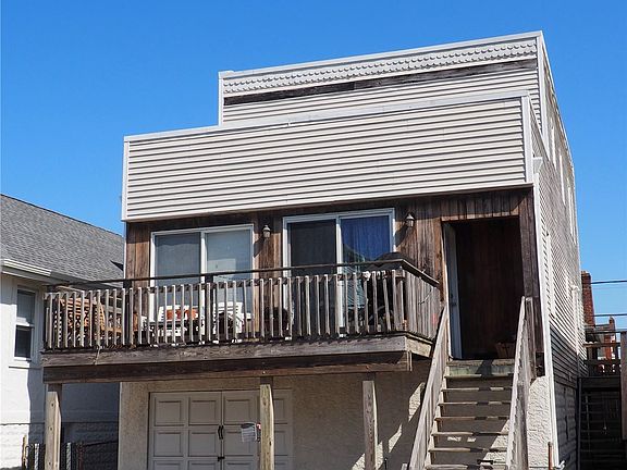 2nd image of 66 Connecticut Ave
