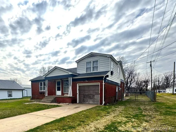 110 N Cedar Ave, Stroud, OK 74079