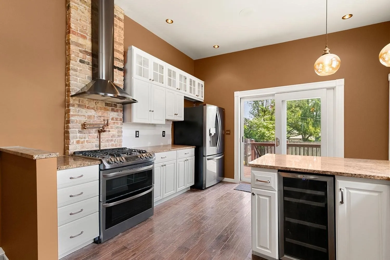 4 bed, 4.5 bath, 2264 sqft, $8,000 — Photo 3