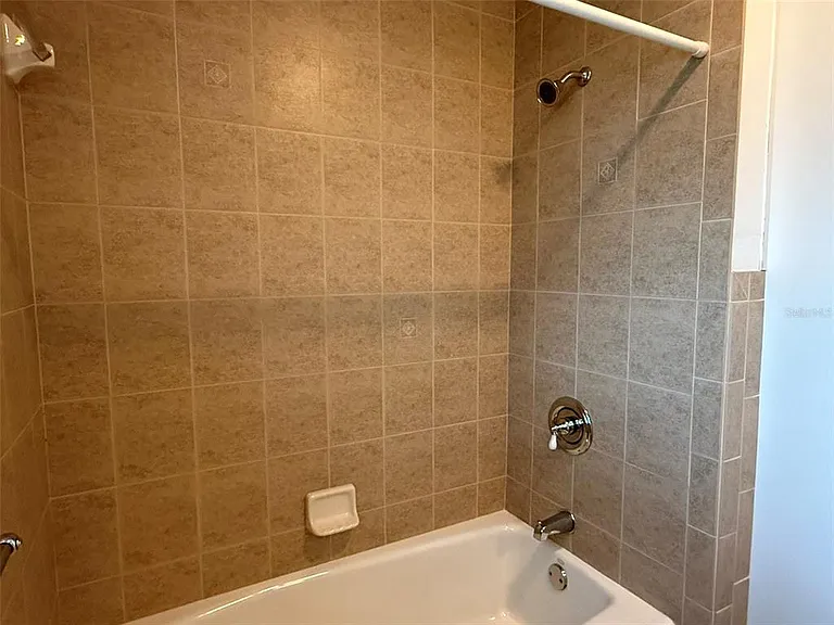 215 S West Shore Blvd — Photo 17