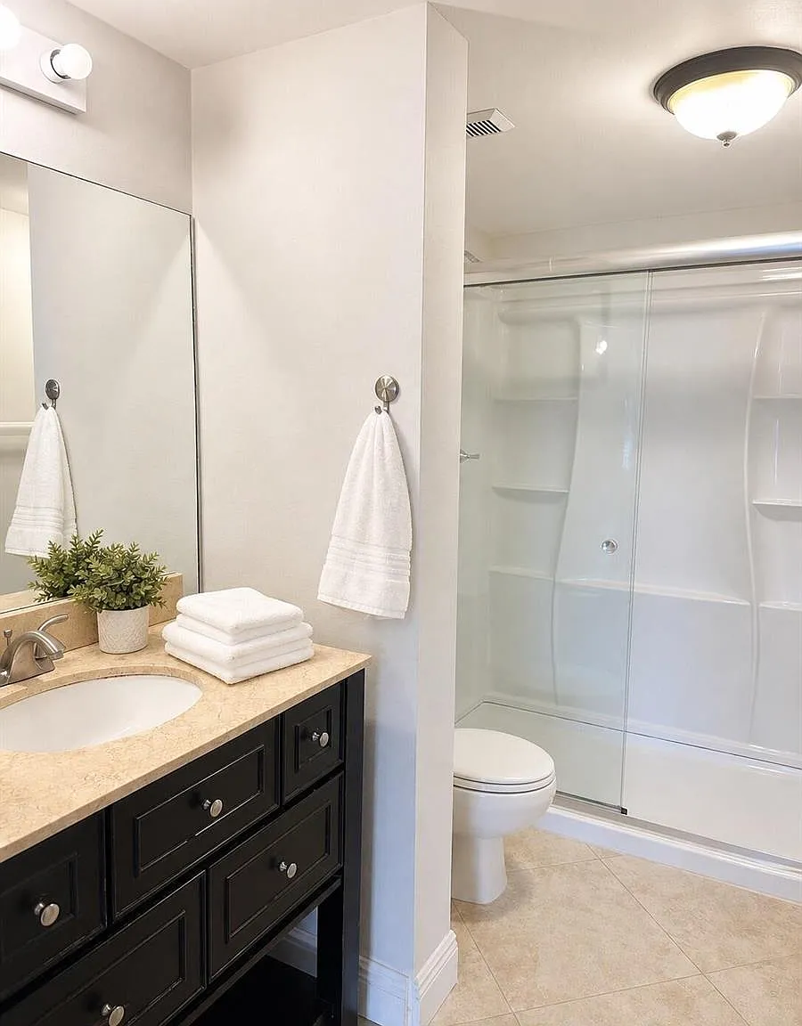 2 bed, 2.0 bath, 857 sqft, $2,150 — Photo 2