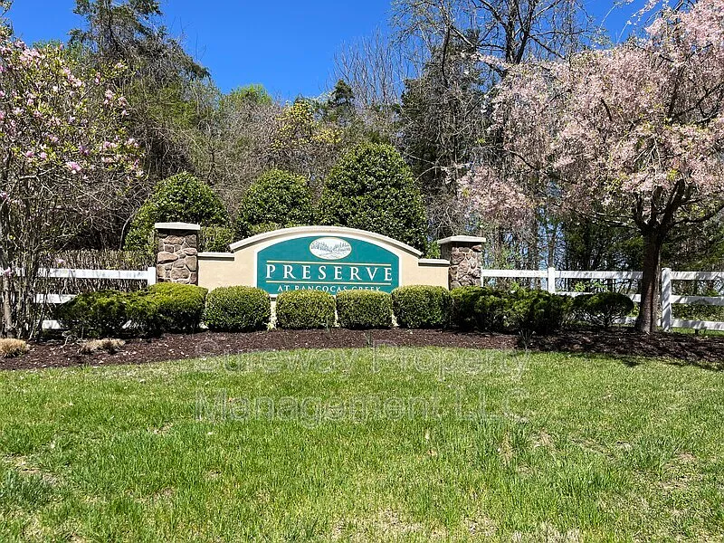 13 Grist Mill Ct