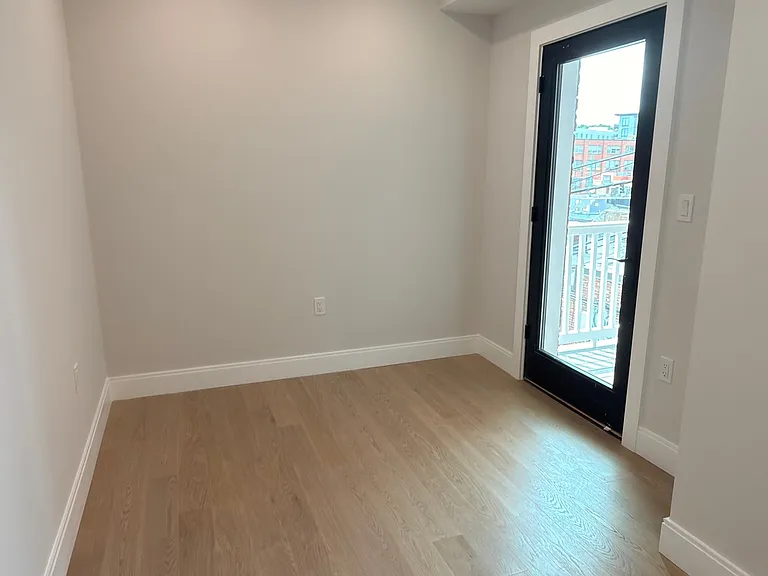 34 Orkney Rd #2D — Photo 18