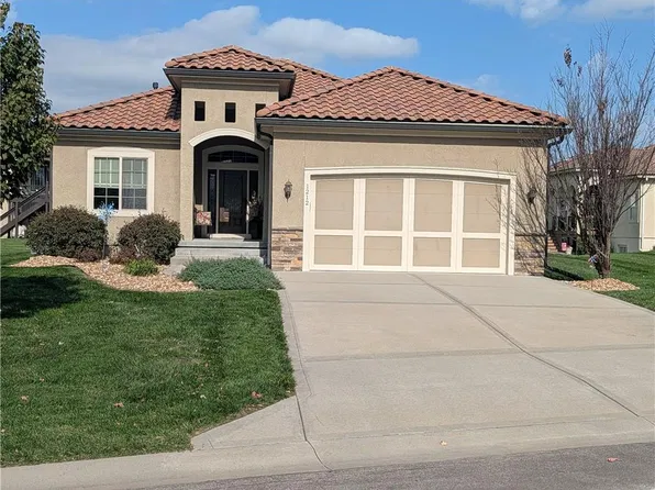 1212 SW 40th St, Lees Summit, MO 64082