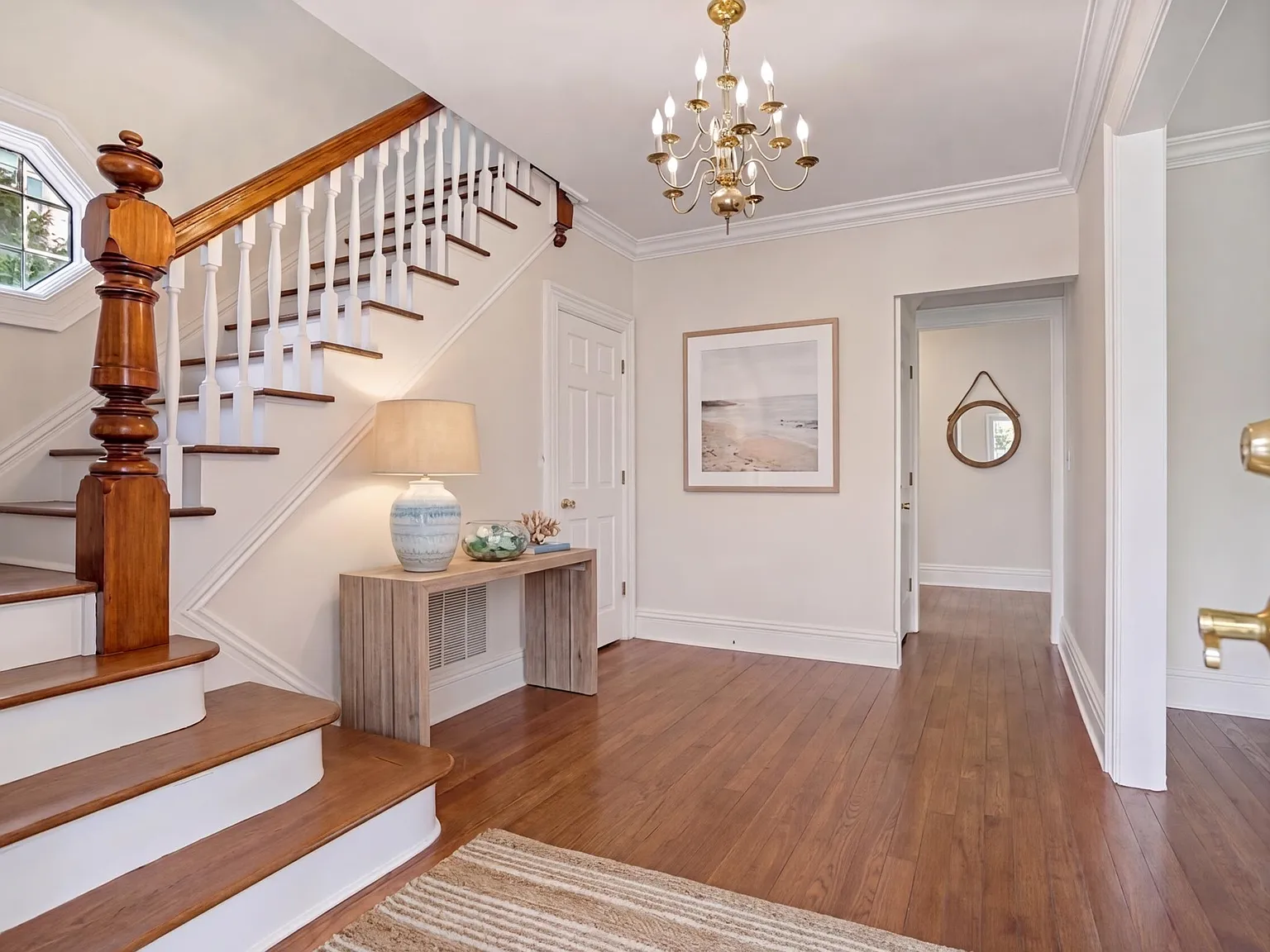 6 bed, 4.5 bath, 5500 sqft, $22,500 — Photo 3