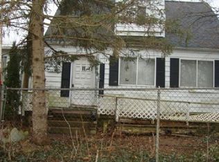 1252 E Decamp St, Burton, MI 48529
