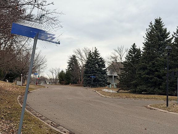5th image of 3000 Devonshire Dr