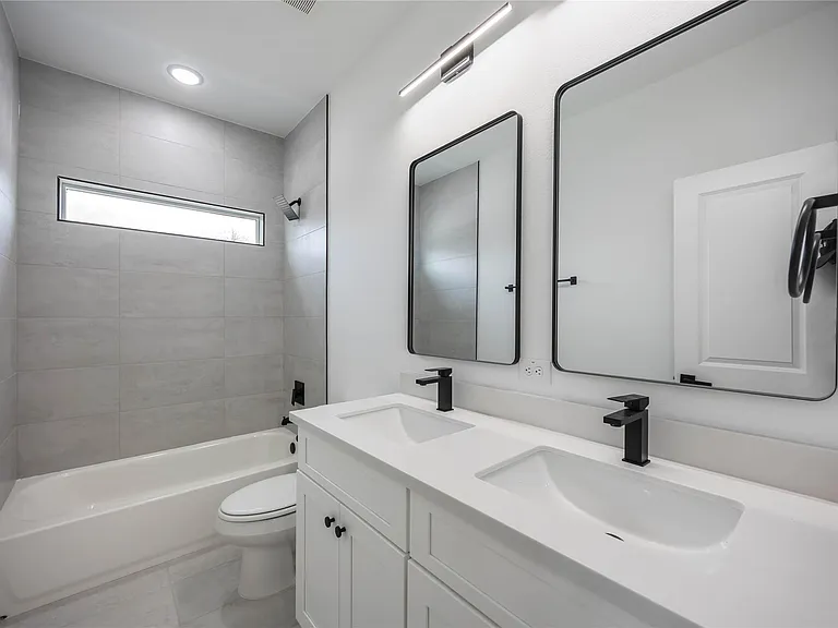 4804 Carmen St #B — Photo 14