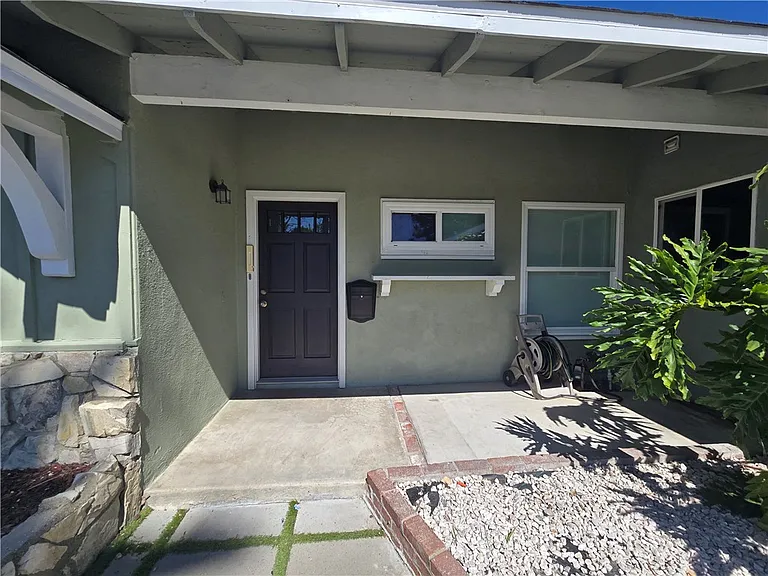 6624 Gross Ave — Photo 2