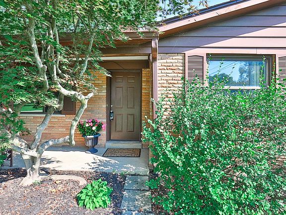 3rd image of 6996 Gary Lee Dr