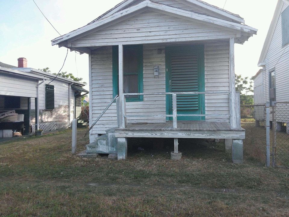 1st image of 815 Mike Gaido Blvd