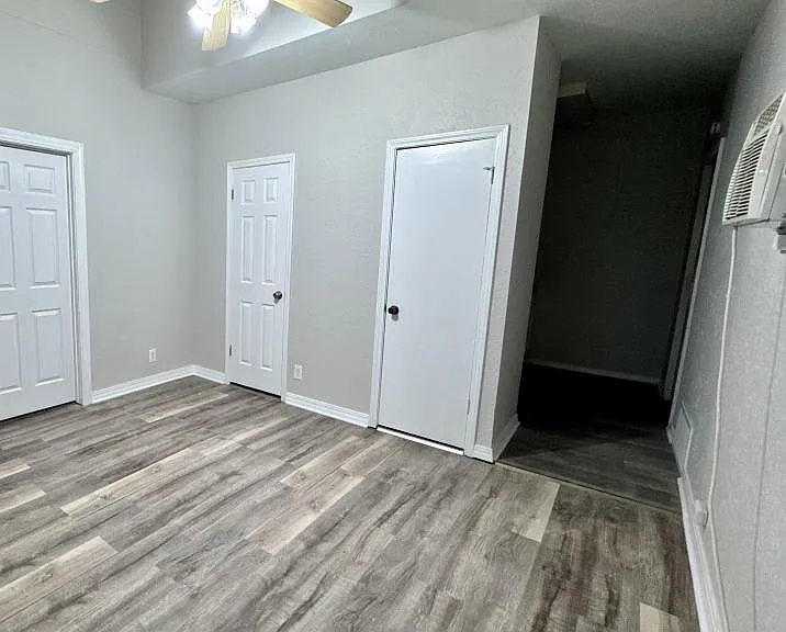 1113 S 30th Ave — Photo 3