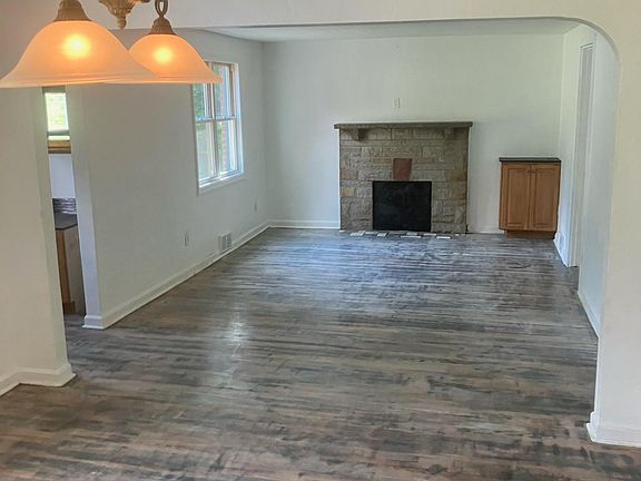 3rd image of 5926 McPherson Ave