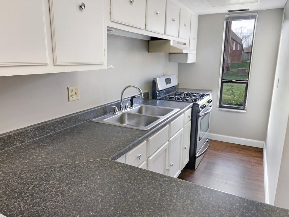 10 King Arthur Ct, Westerville, OH 43081 Zillow