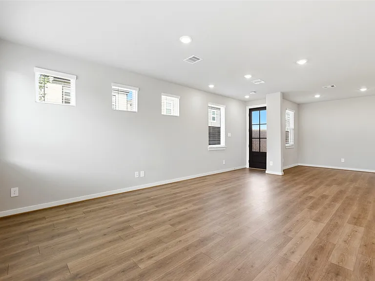 10010 Rustic Charm St — Photo 4