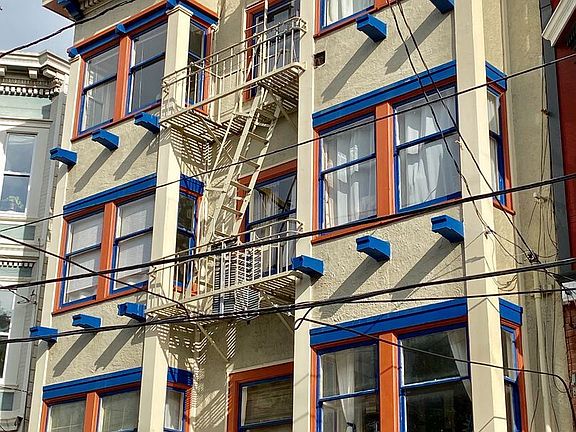 2nd image of 131 Albion St #2