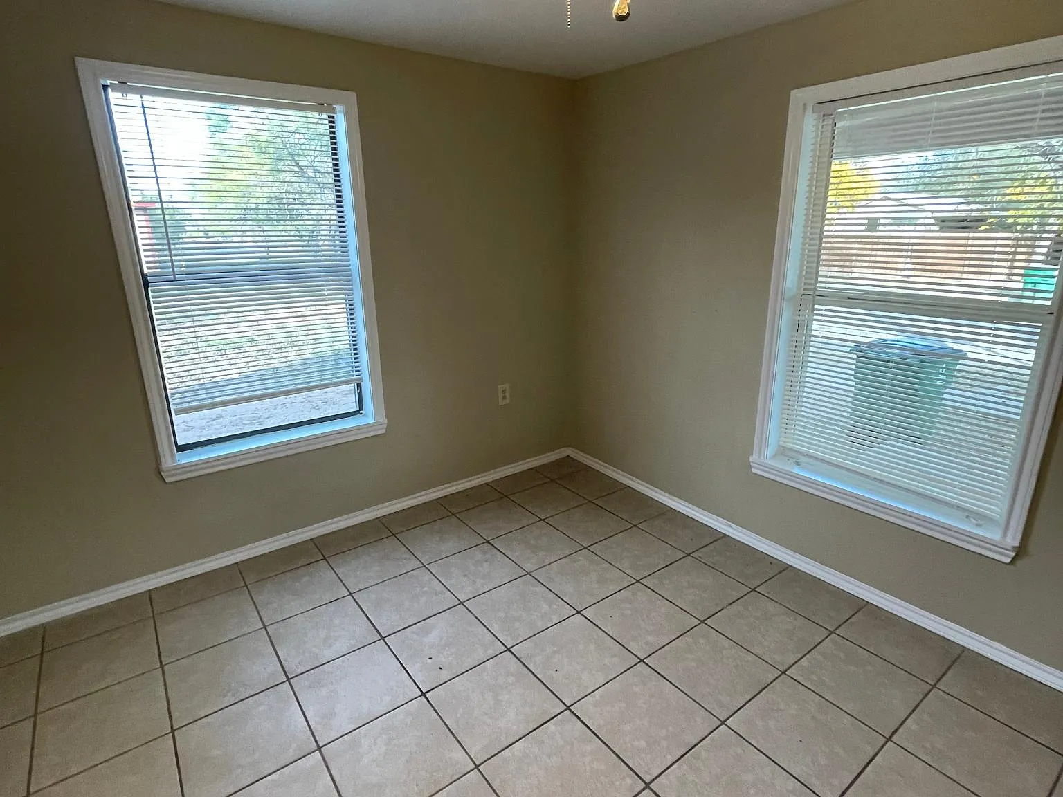 3 bed, 1313 sqft, $1,195 — Photo 3