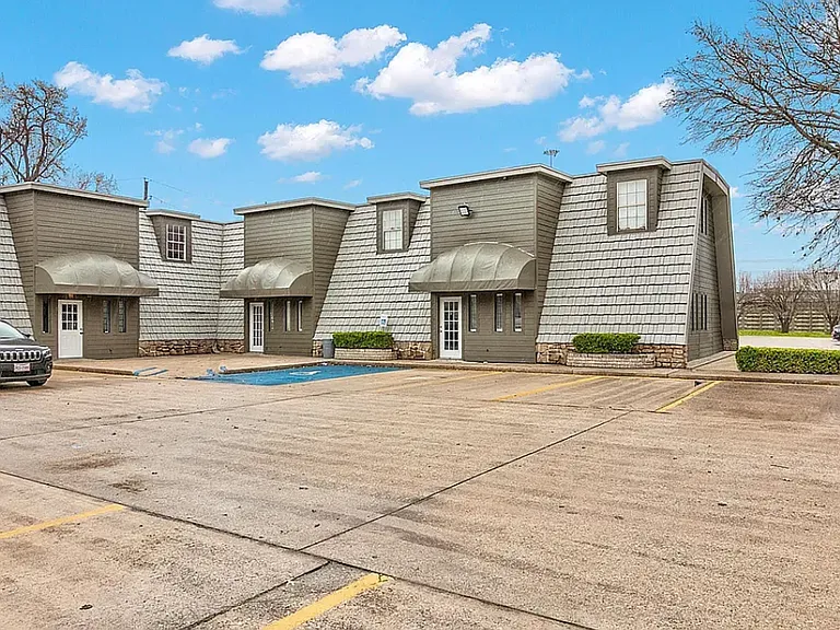 3350 McFaddin St — Photo 1