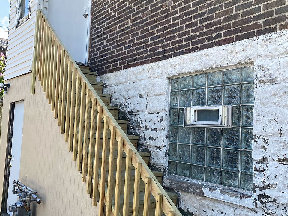 1st image of 4214 Tod Ave Unit 2R