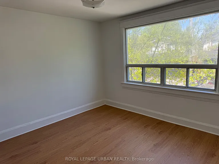 405 Milverton Blvd #UPPER — Photo 8