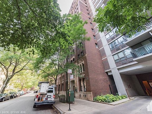 2nd image of 2740 N Pine Grove Ave #1527