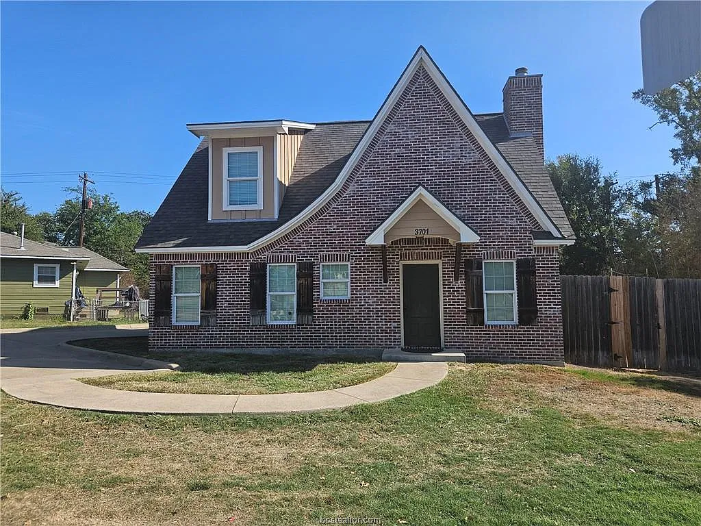 5 bed, 5.5 bath, 2108 sqft, $3,950 — Photo 1