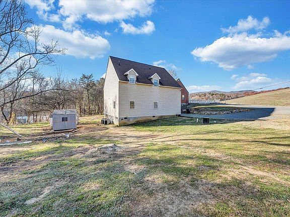 5th image of 777 Mountain Pass Rd