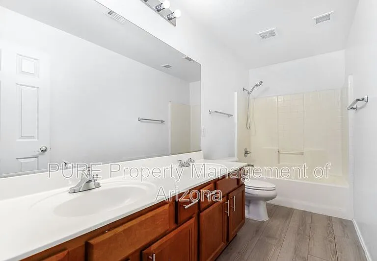322 S 116th Ave — Photo 7