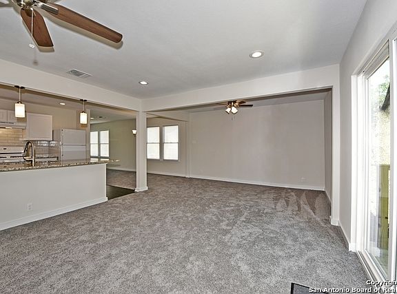 5th image of 503 Ellana Claire St