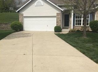 100 Hunters Run Ct, Eureka, MO 63025