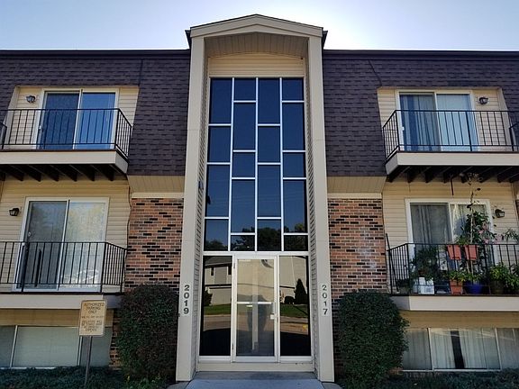 2nd image of 2017-19 Benson Gardens Blvd #6