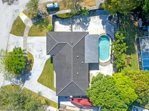19940 SW 83rd Ave, Cutler Bay, FL 33189