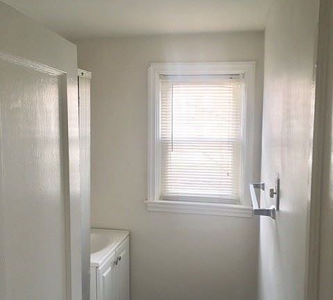 3902-2 Bathroom