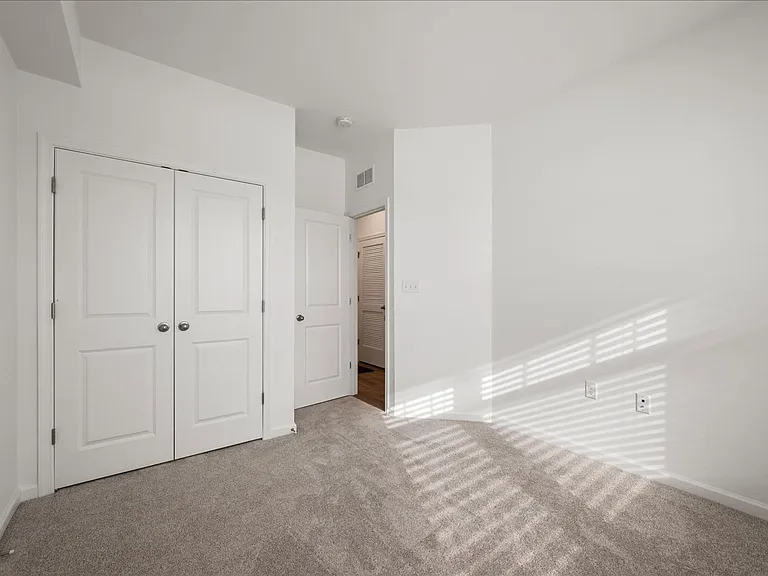 644 Hemsworth Ln — Photo 6
