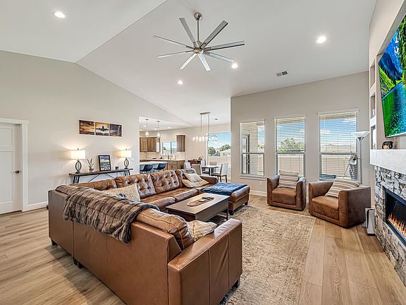 5th image of 2925 Burnbank Way