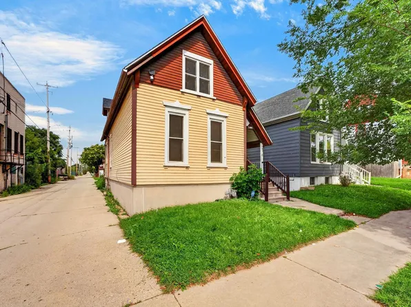 216 W Center STREET, Milwaukee, WI 53212