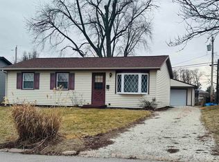 107 Oriental Dr, Washington, IL 61571
