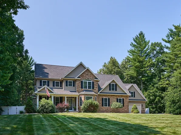 2 Kevin Dr, Southampton, MA 01073