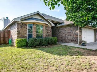 1184 Whispering Mdws, Crowley, TX 76036